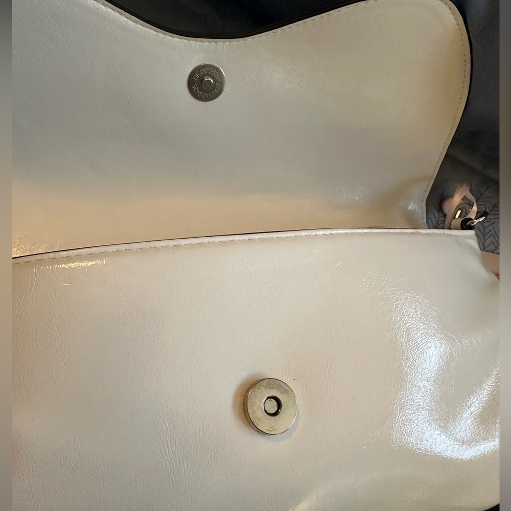 NWTS Paris Hilton Rider Large Baguette Handbag w/silver horsebit hardware - Picture 10 of 11
